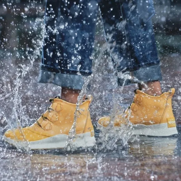 Sorel Out N About III Classic Waterproof Booties Yellow Ray NEW Womens - Picture 9 of 9